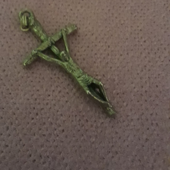 Pewter cross religious pendant - Picture 4 of 11